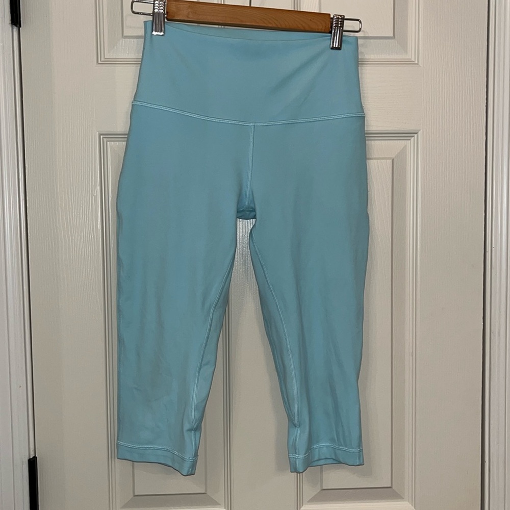 Lululemon Icing Blue Align High Rise Crop 17” Size 8 Running Athletic Yoga Capri